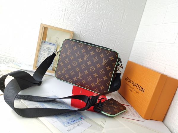 ルイヴィトンバッグ側面デザイン